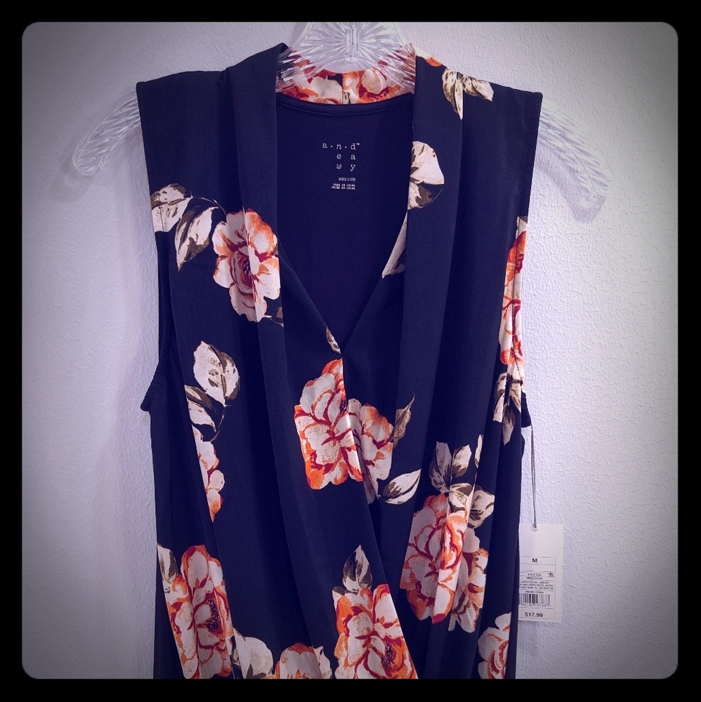 A New Day gorgeous floral print tank NWT